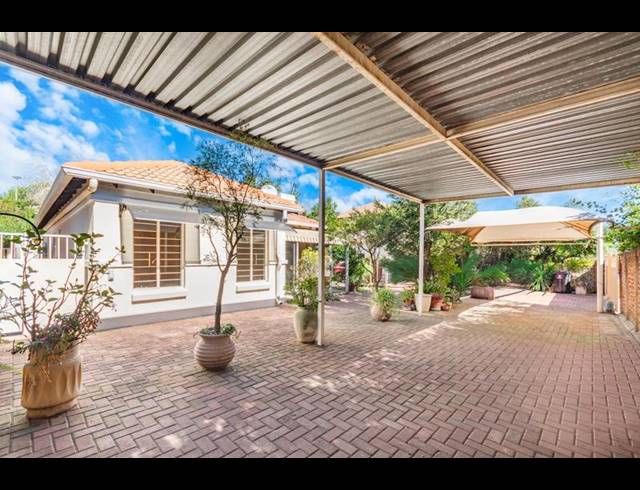 2 BEDROOM HOUSE FOR SALE IN PARKRAND
